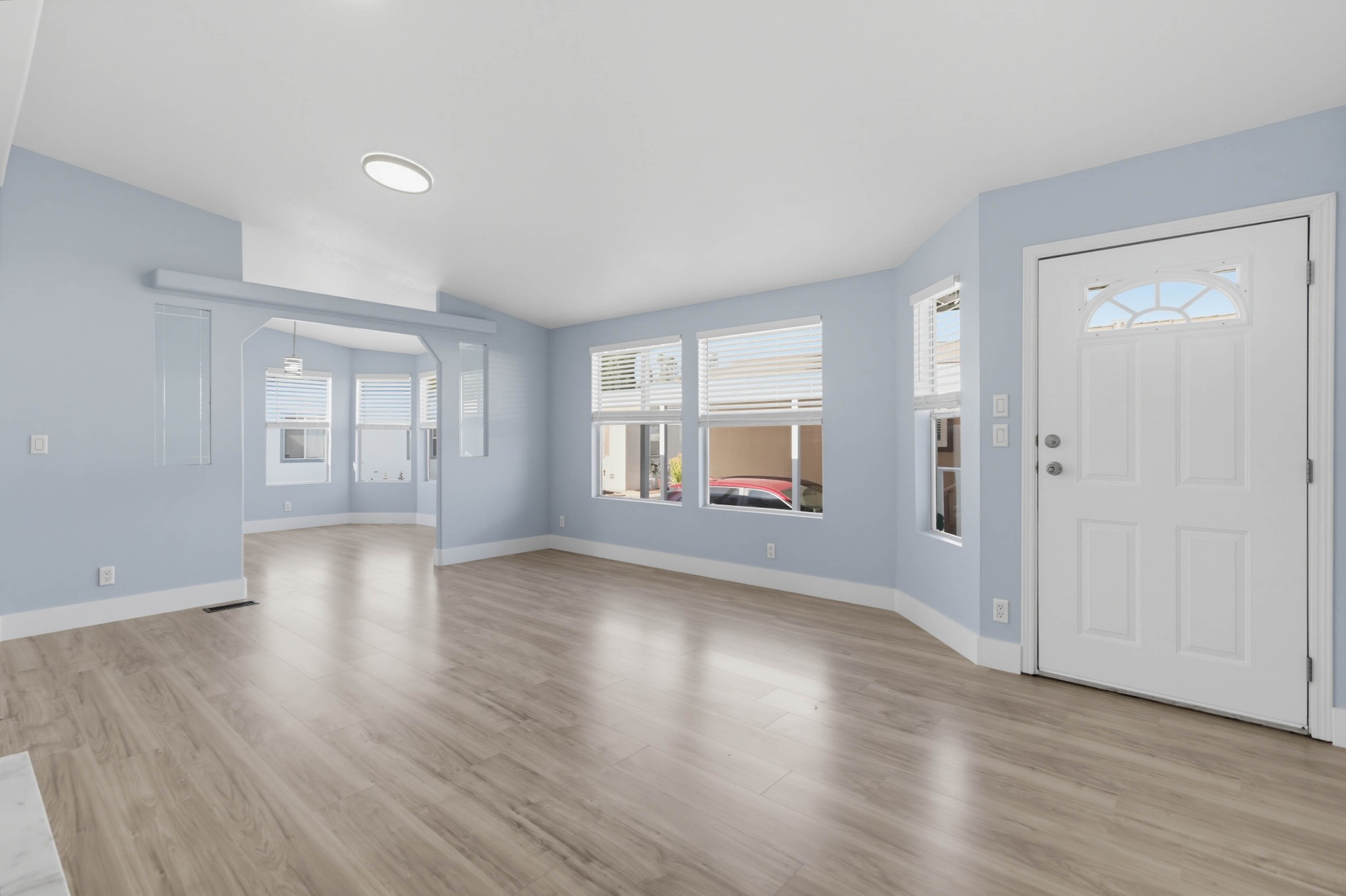 Virtual tour photo 7 of 44 for 1575 W Valley Pkwy