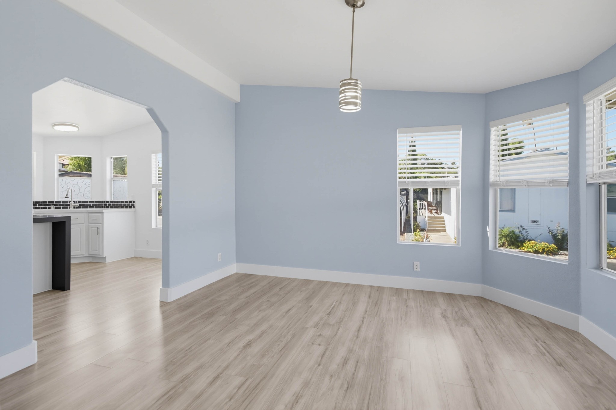 Virtual tour photo 10 of 44 for 1575 W Valley Pkwy