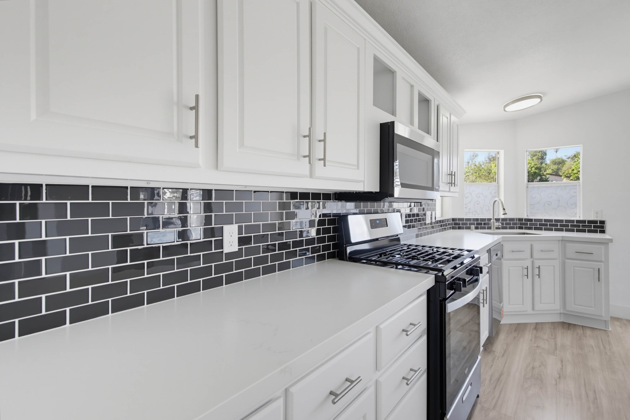 Virtual tour photo 15 of 44 for 1575 W Valley Pkwy