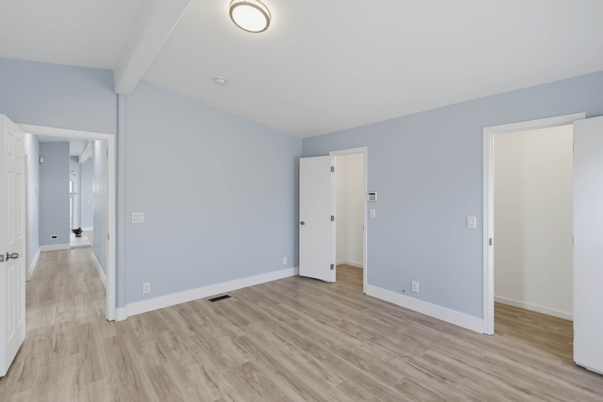 Virtual tour photo 25 of 44 for 1575 W Valley Pkwy