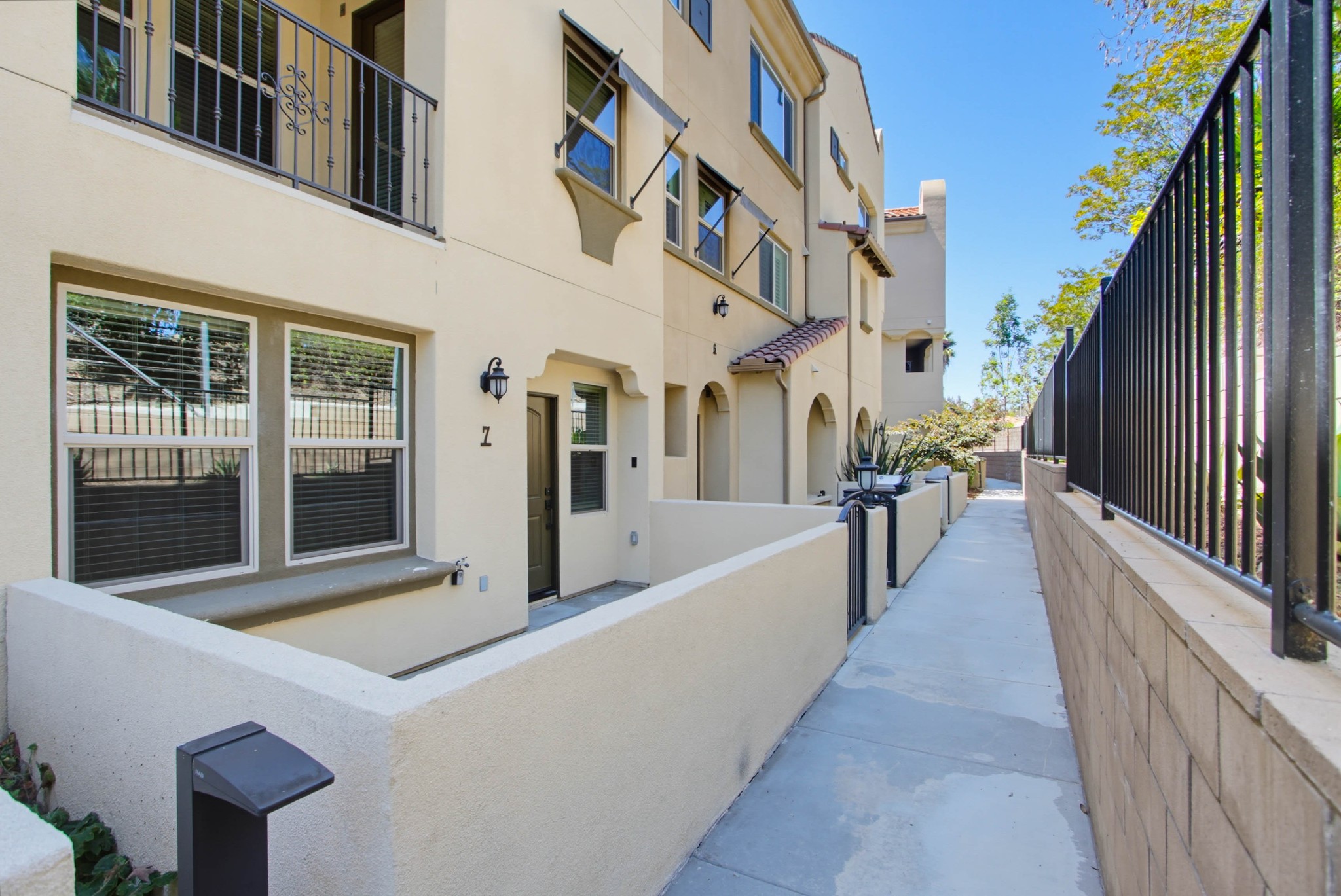 Virtual tour photo 3 of 57 for 1577 Castillo Way #7
