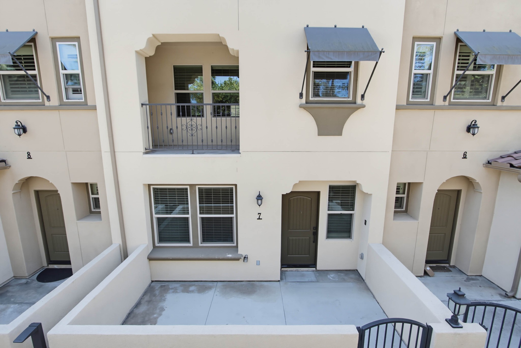 Virtual tour photo 5 of 57 for 1577 Castillo Way #7