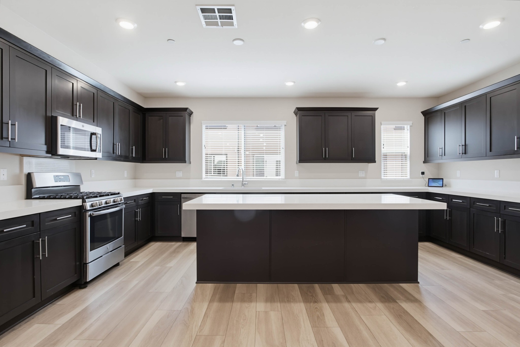 Virtual tour photo 13 of 57 for 1577 Castillo Way #7
