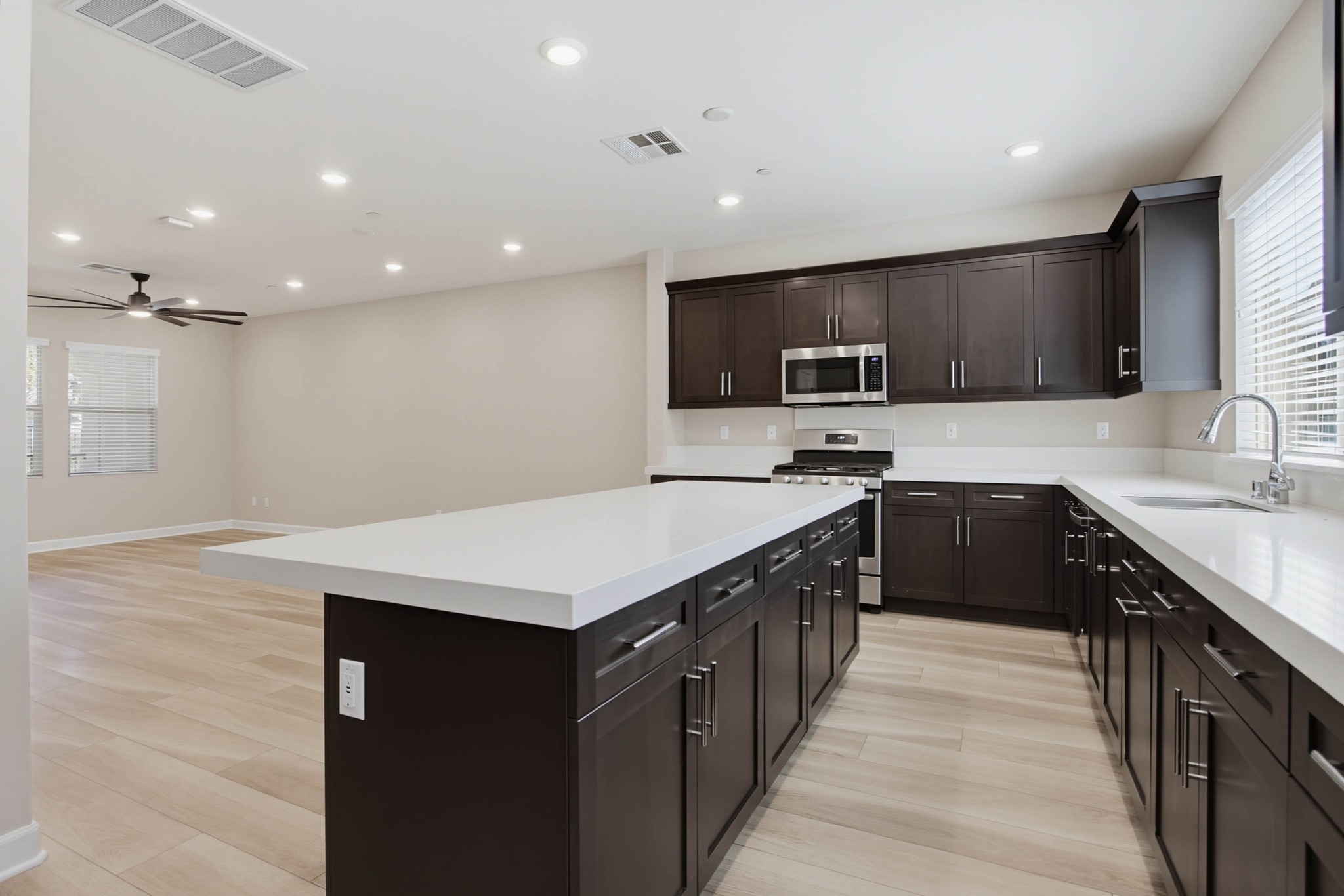 Virtual tour photo 15 of 57 for 1577 Castillo Way #7
