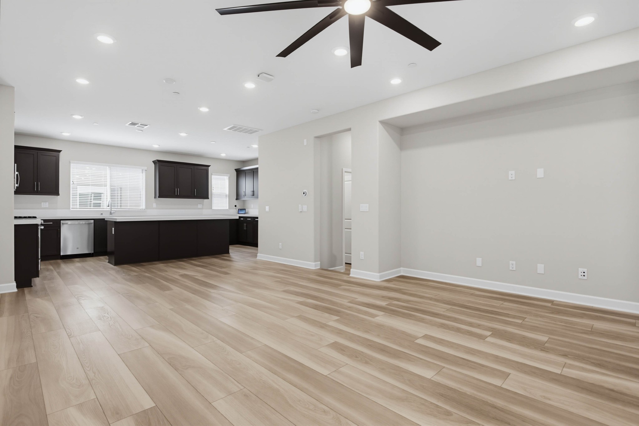 Virtual tour photo 22 of 57 for 1577 Castillo Way #7