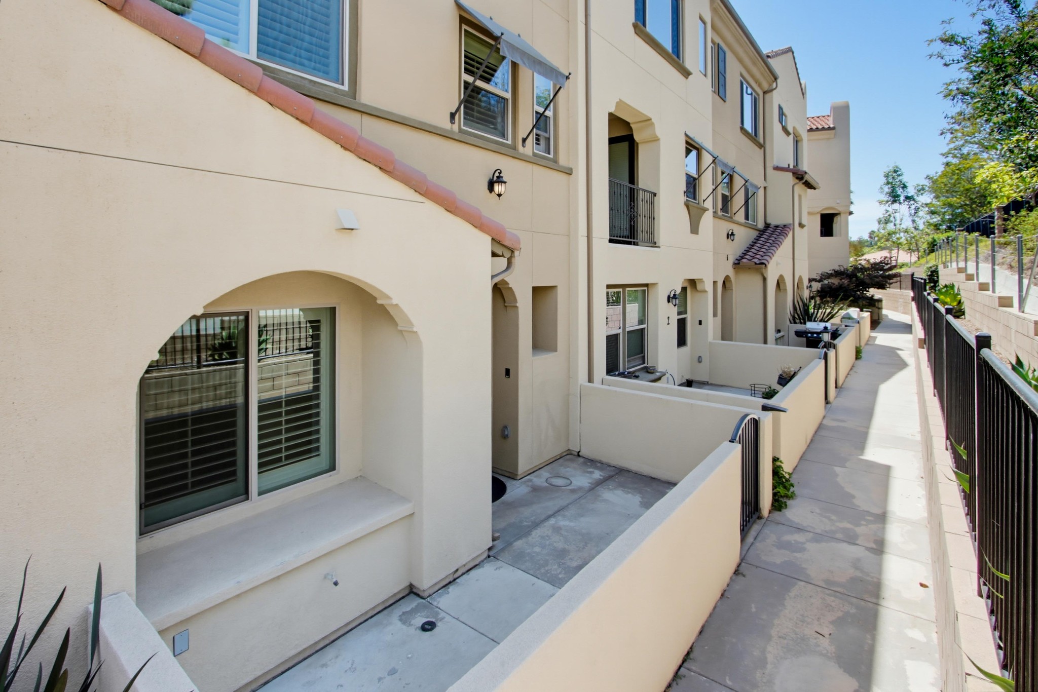 Virtual tour photo 3 of 56 for 1577 Castillo Way #8