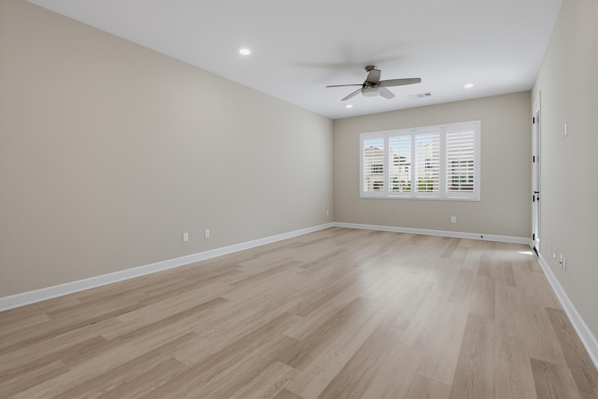 Virtual tour photo 10 of 56 for 1577 Castillo Way #8