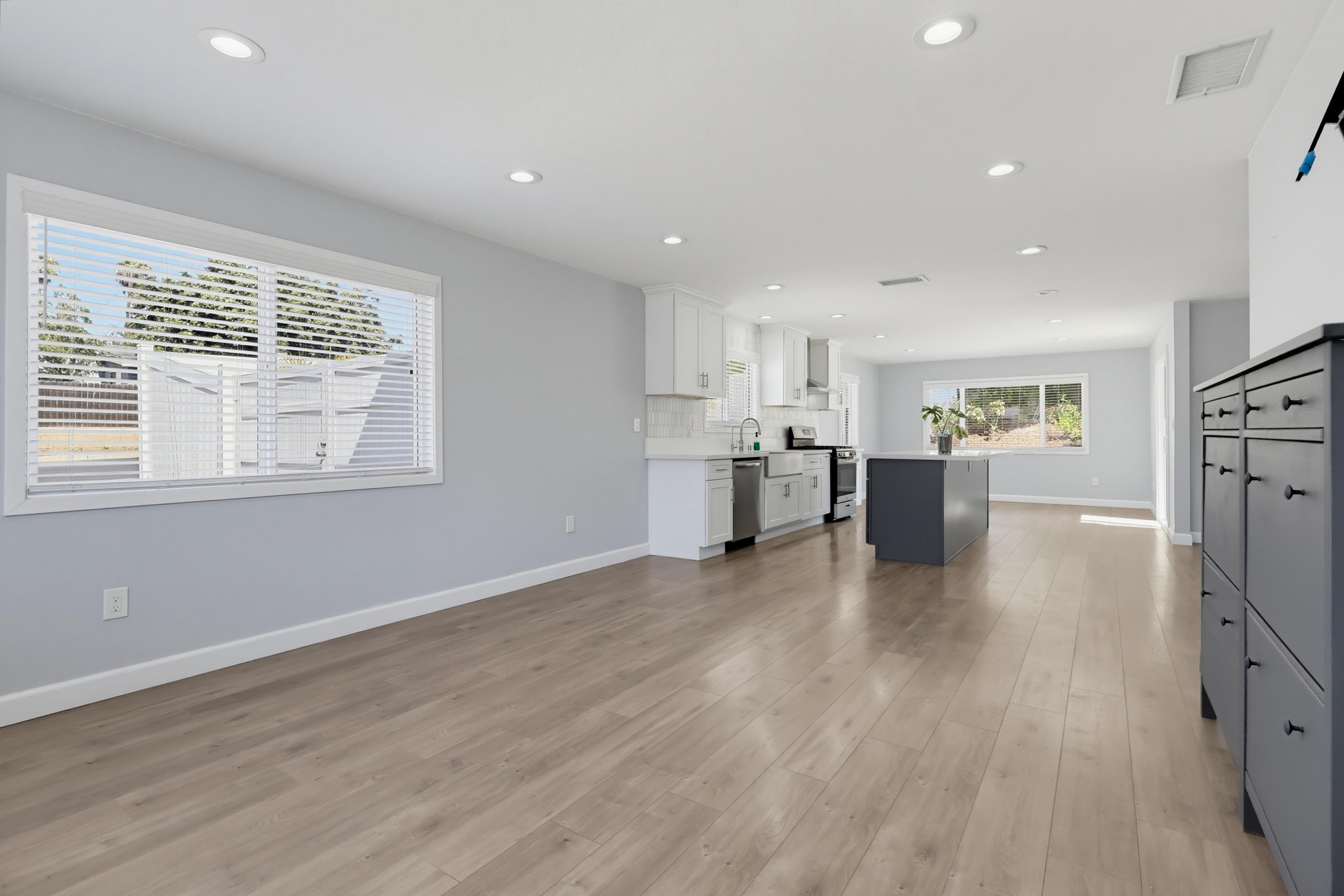 Virtual tour photo 7 of 67 for 15811 Rosalita Dr