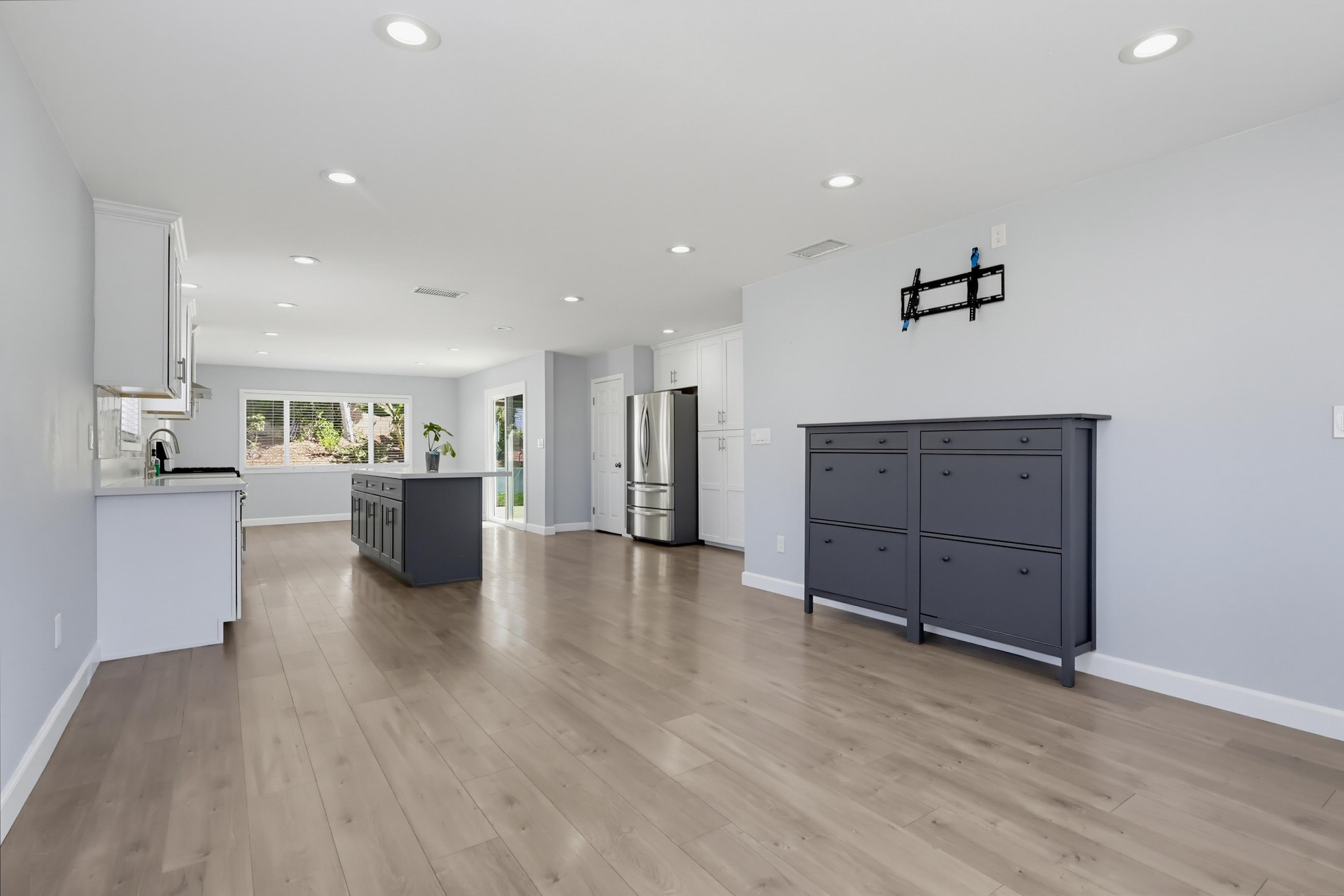 Virtual tour photo 9 of 67 for 15811 Rosalita Dr