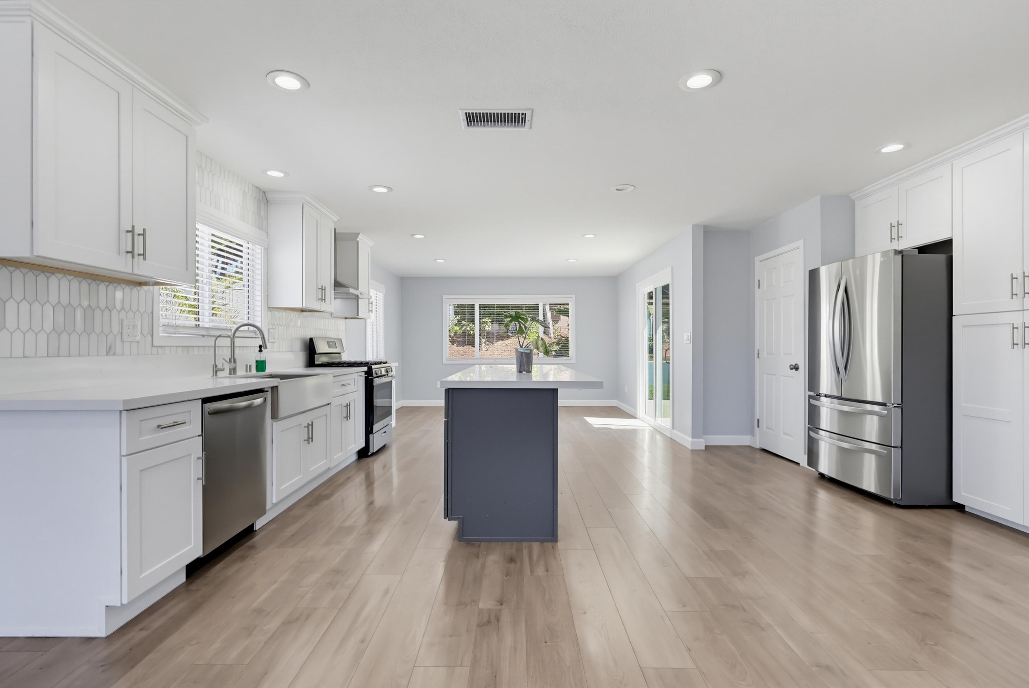 Virtual tour photo 13 of 67 for 15811 Rosalita Dr