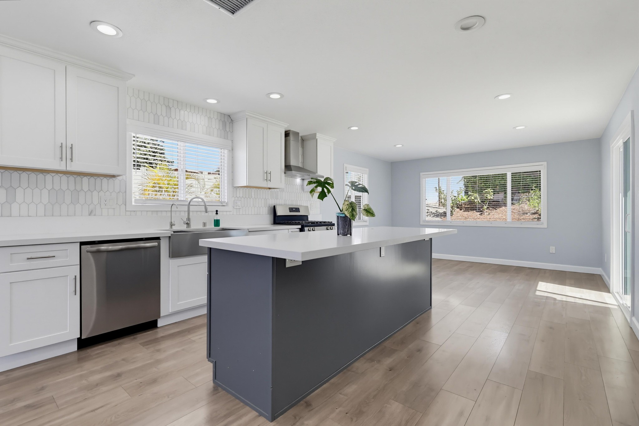 Virtual tour photo 16 of 67 for 15811 Rosalita Dr