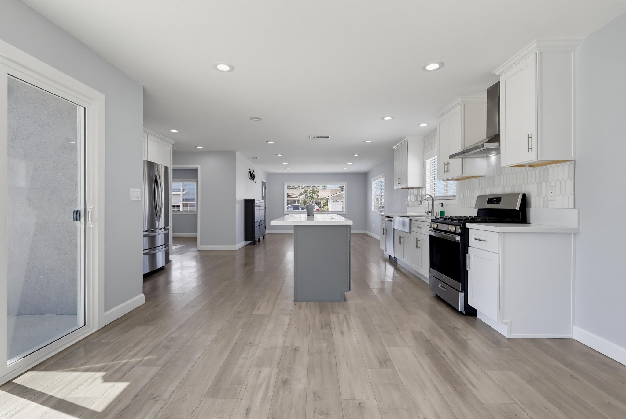 Virtual tour photo 27 of 67 for 15811 Rosalita Dr
