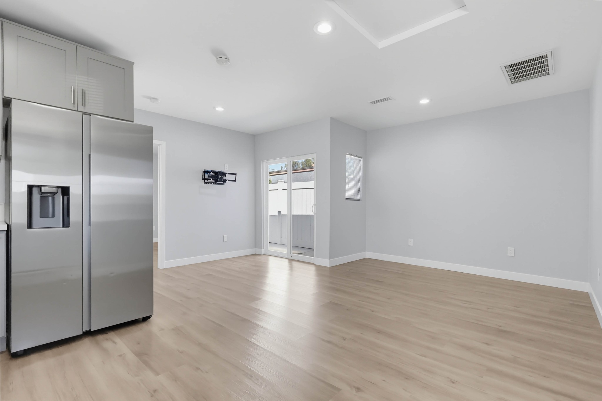 Virtual tour photo 11 of 51 for 15813 Rosalita Dr