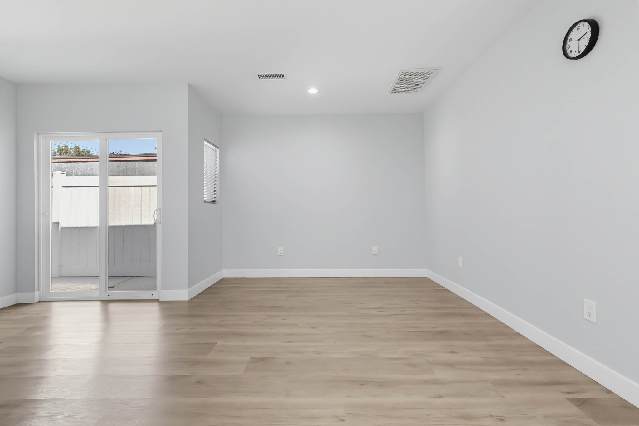 Virtual tour photo 12 of 51 for 15813 Rosalita Dr