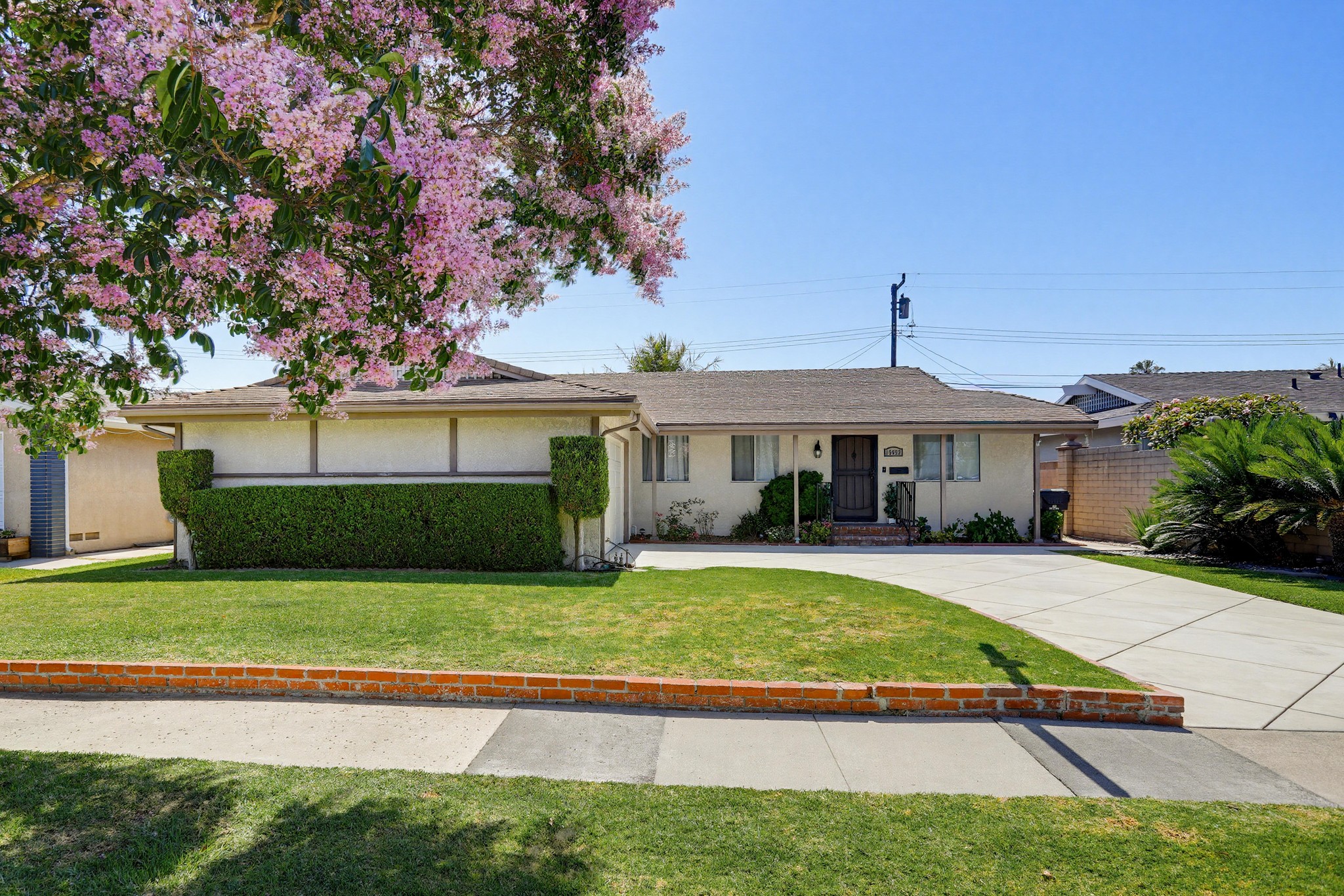 Virtual tour photo 1 of 47 for 15852 Tullow Ln