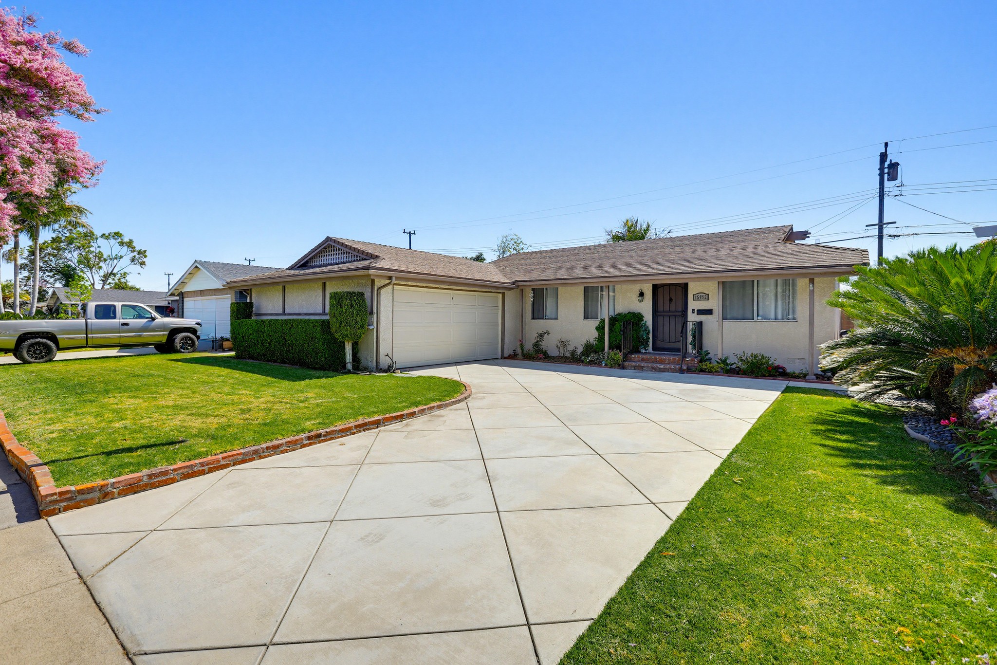 Virtual tour photo 3 of 47 for 15852 Tullow Ln
