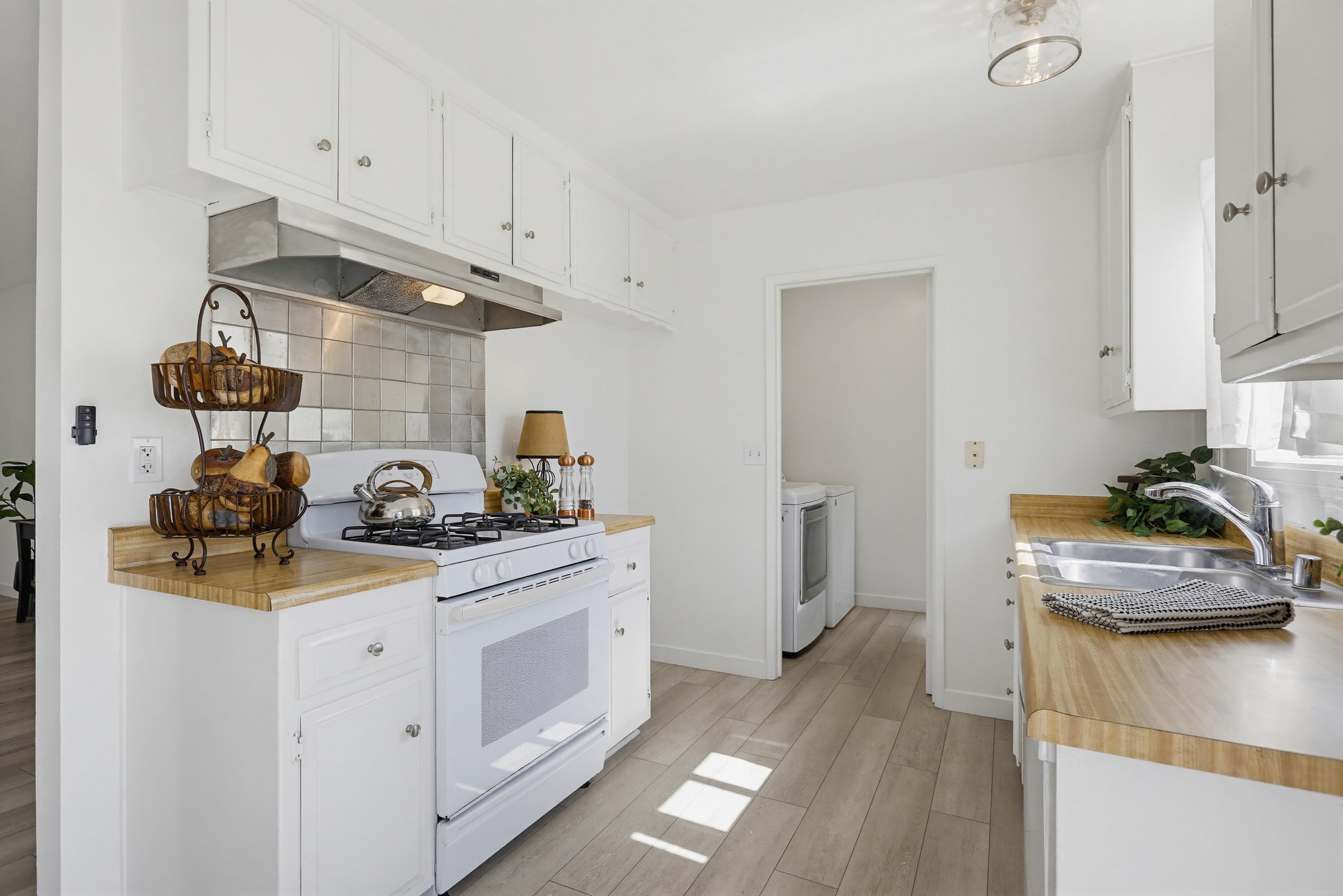 Virtual tour photo 17 of 47 for 15852 Tullow Ln