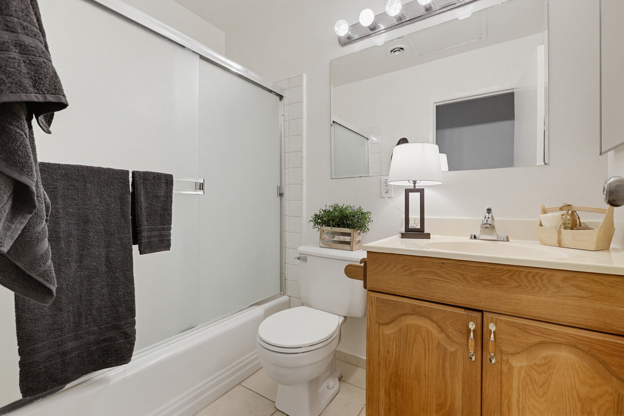 Virtual tour photo 38 of 47 for 15852 Tullow Ln