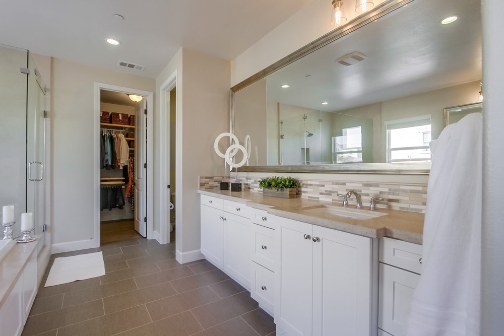 Virtual tour photo 44 of 85 for 15886 Angeline Pl