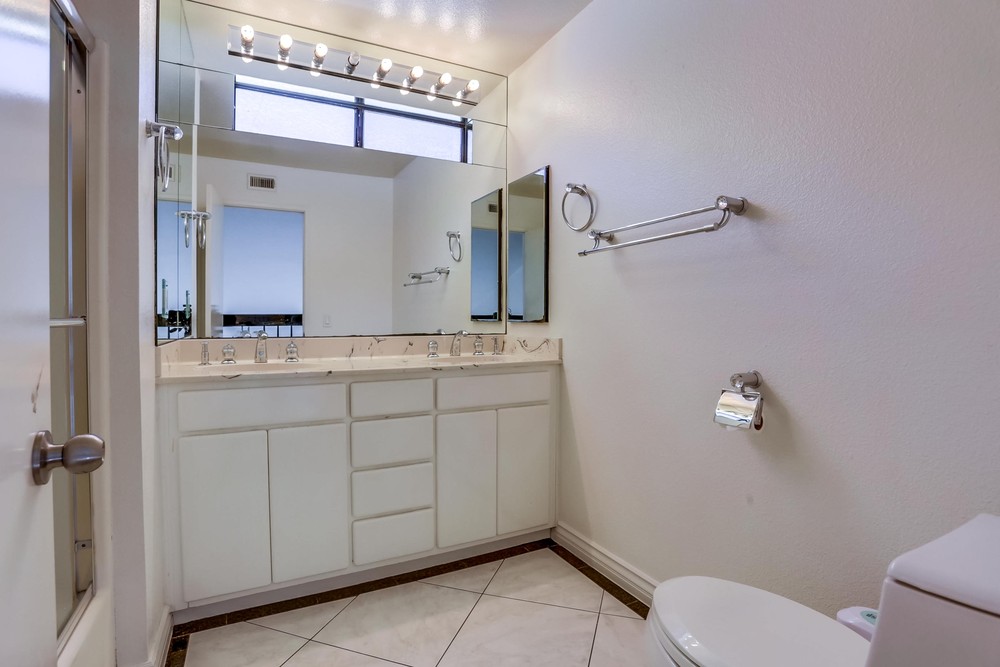 Virtual tour photo 31 of 38 for 15887 Sunnyfield Pl