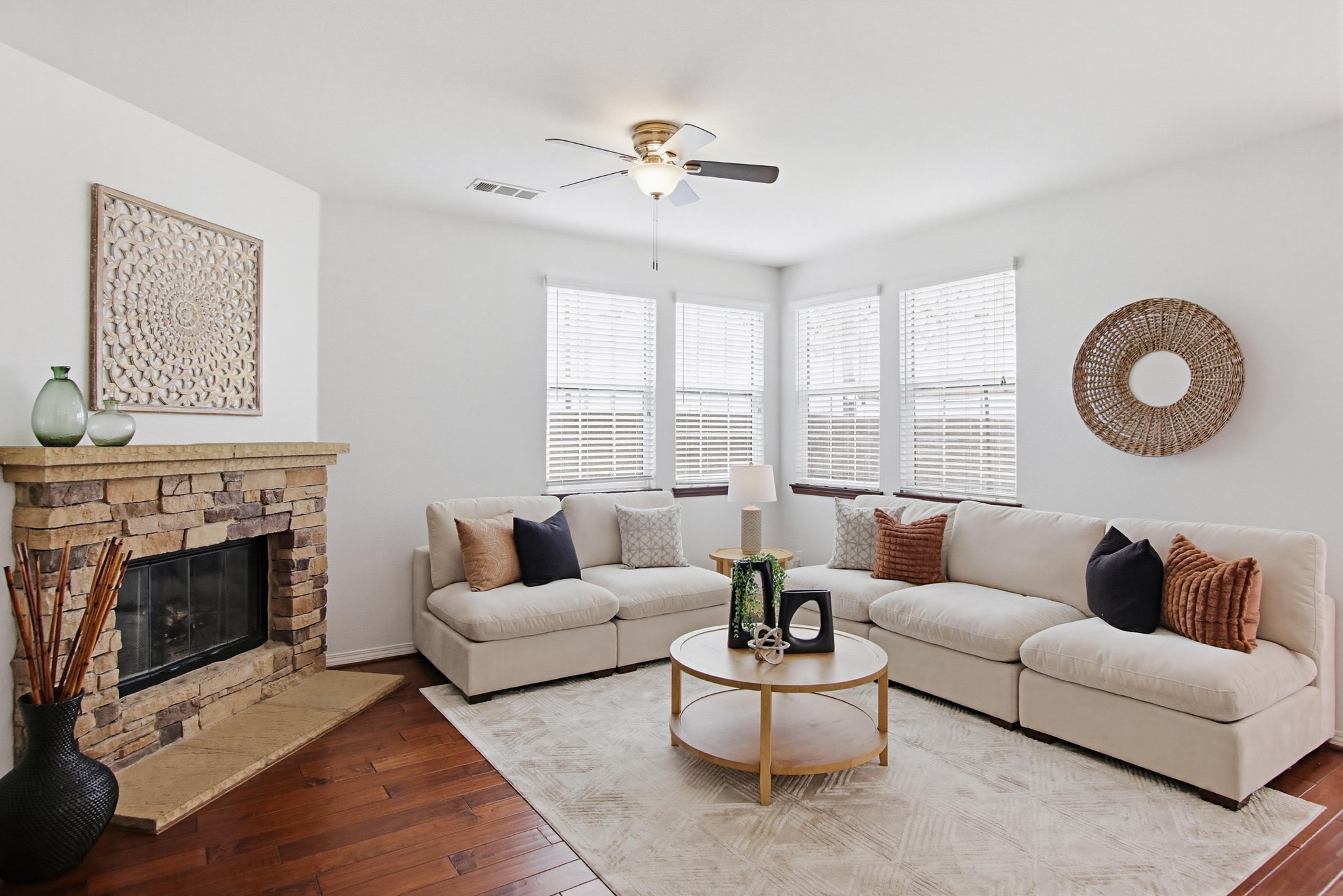 Virtual tour photo 18 of 73 for 15897 Paseo Del Sur