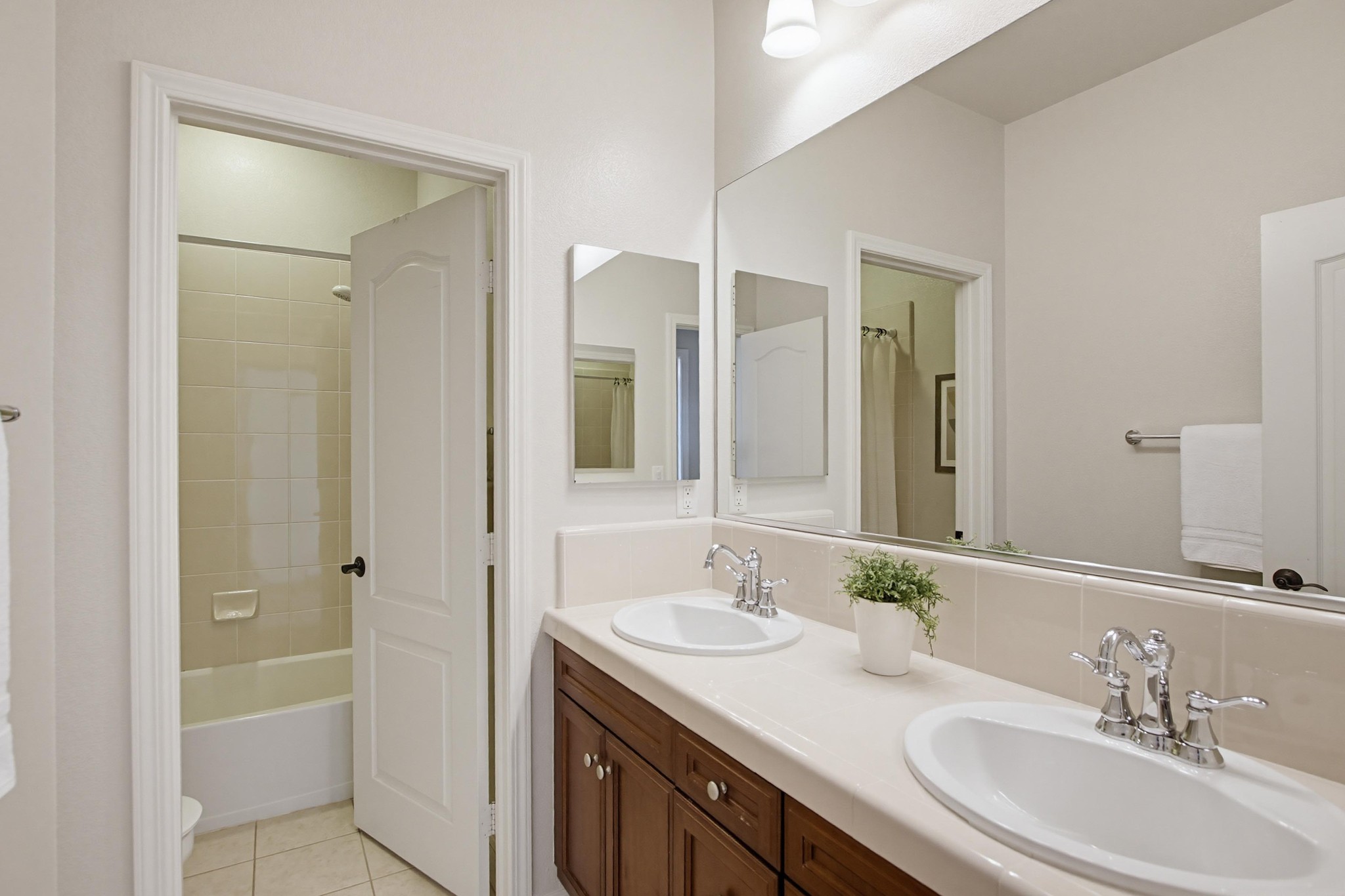 Virtual tour photo 40 of 73 for 15897 Paseo Del Sur