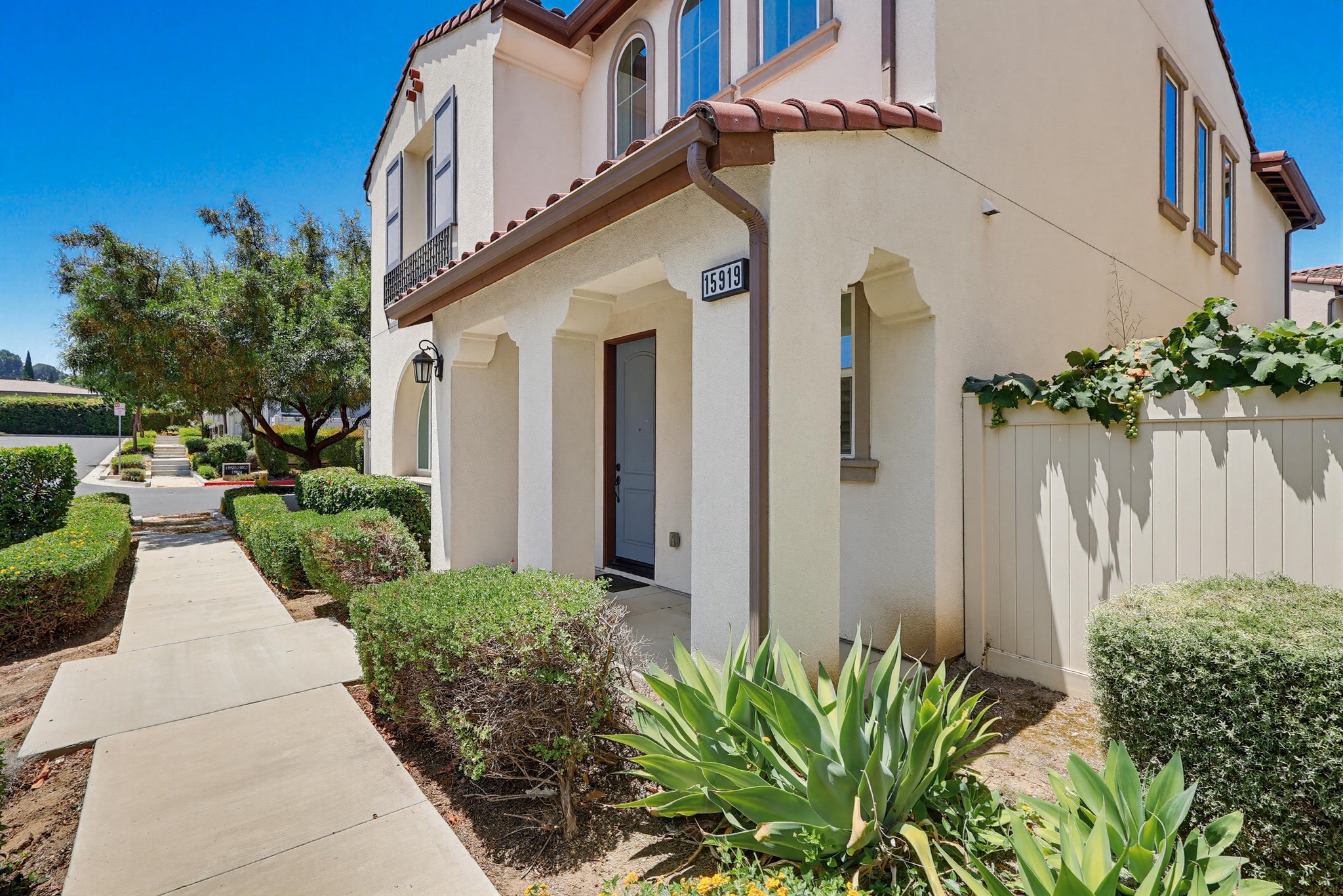 Virtual tour photo 6 of 81 for 15919 Mentz Ct