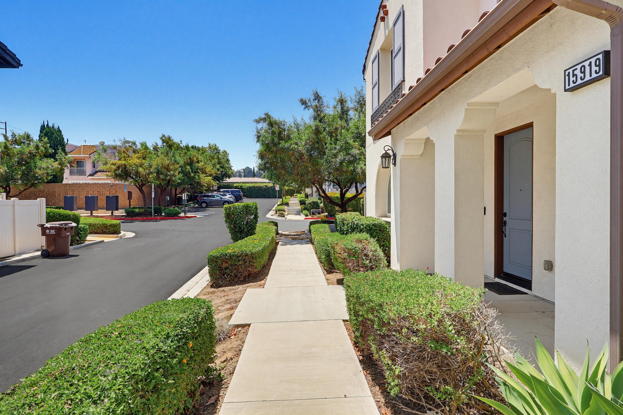 Virtual tour photo 7 of 81 for 15919 Mentz Ct