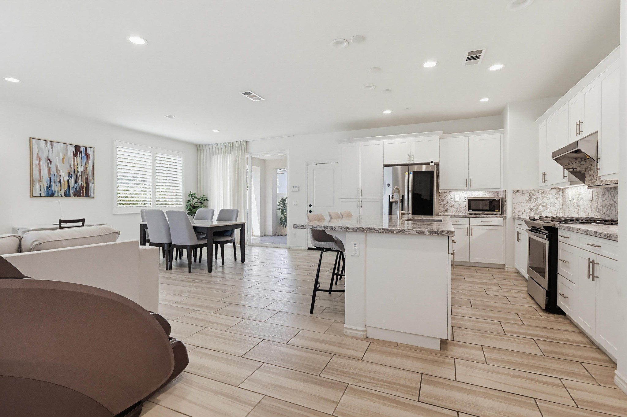 Virtual tour photo 9 of 81 for 15919 Mentz Ct