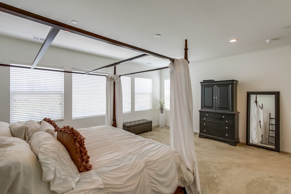 Virtual tour photo 32 of 56 for 15928 Kennicott Ln