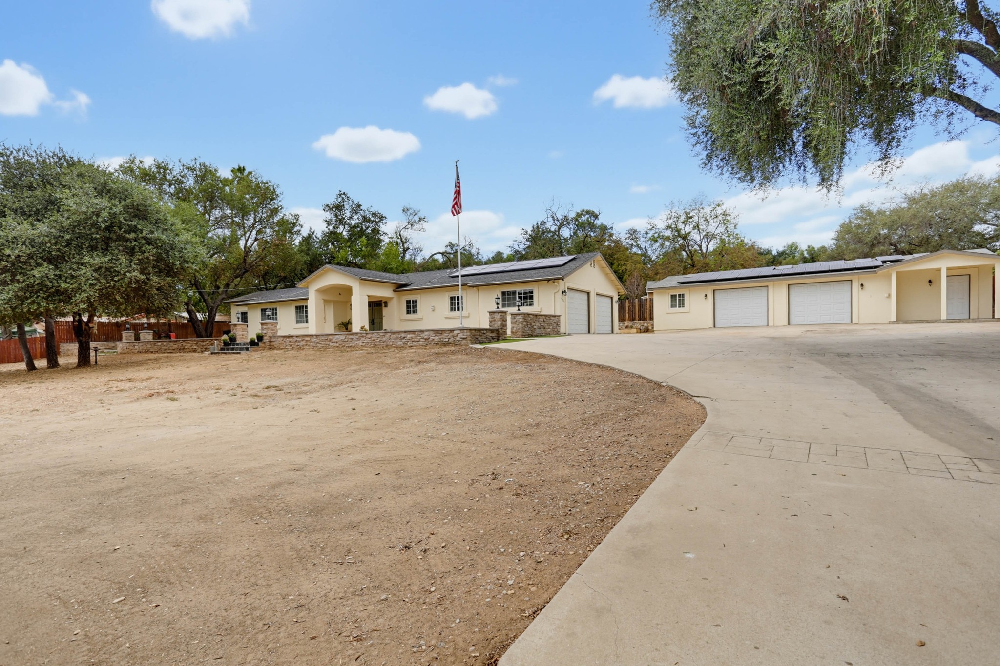 Virtual tour photo 3 of 44 for 15962 Mussey Grade Rd