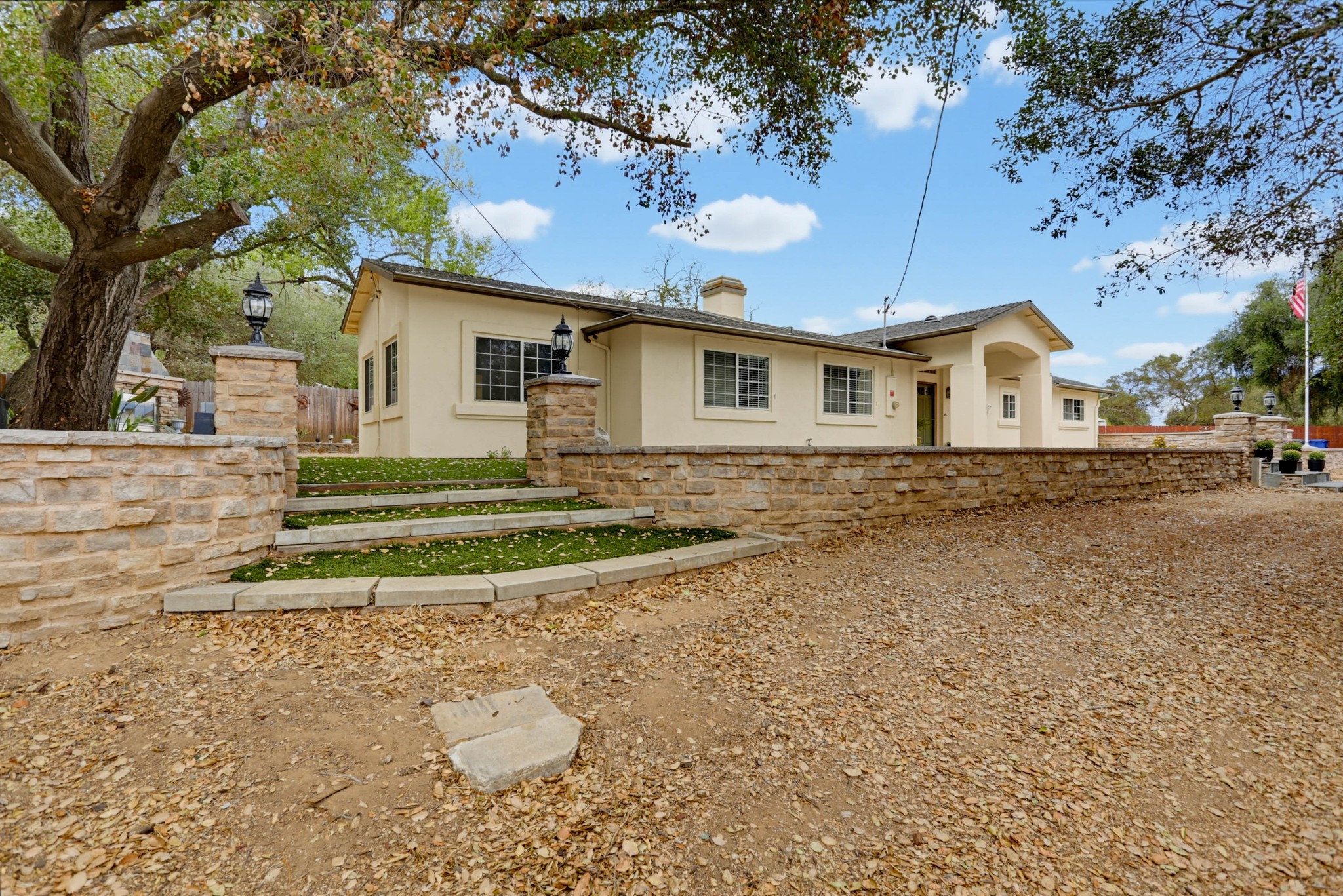 Virtual tour photo 5 of 44 for 15962 Mussey Grade Rd