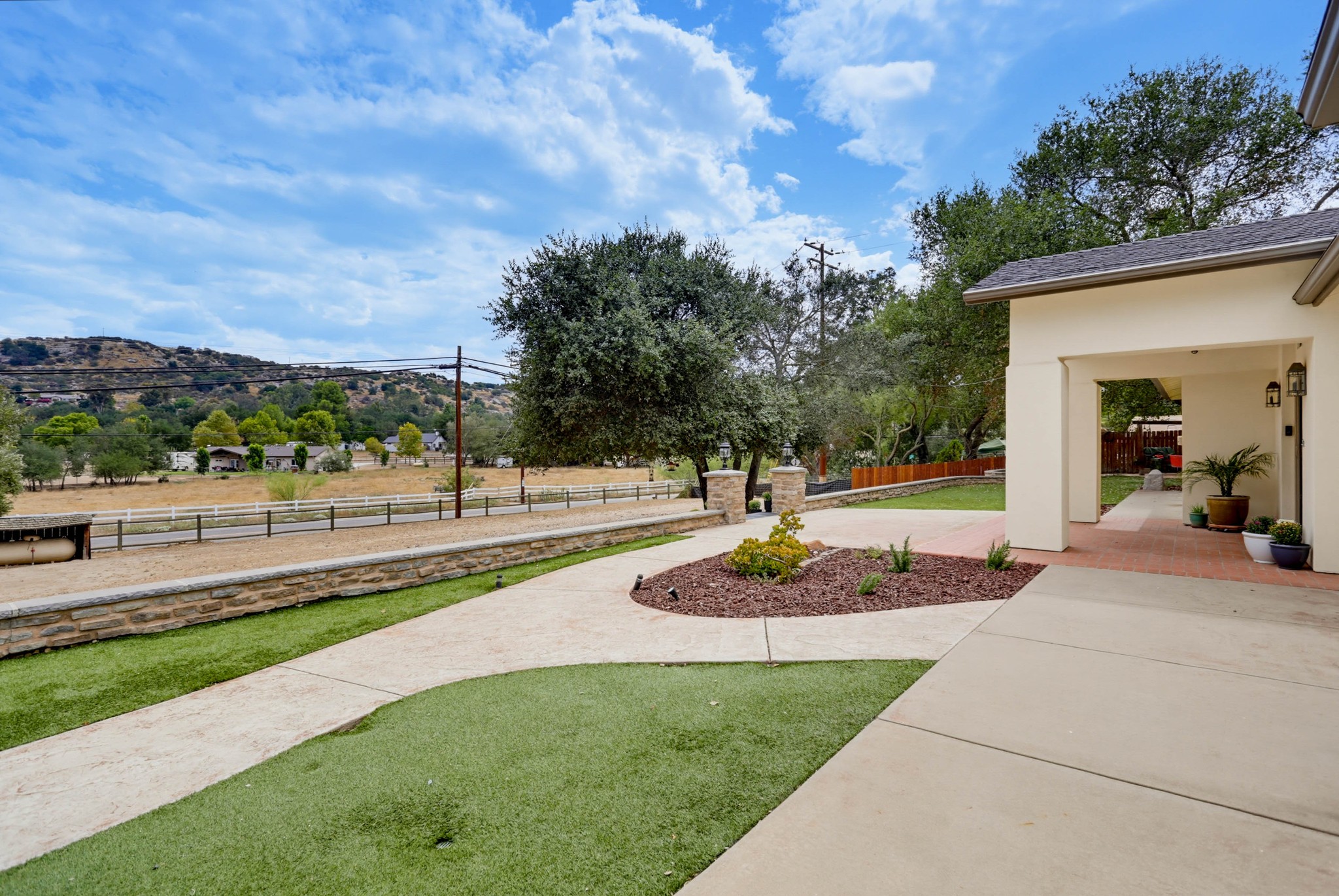 Virtual tour photo 8 of 44 for 15962 Mussey Grade Rd