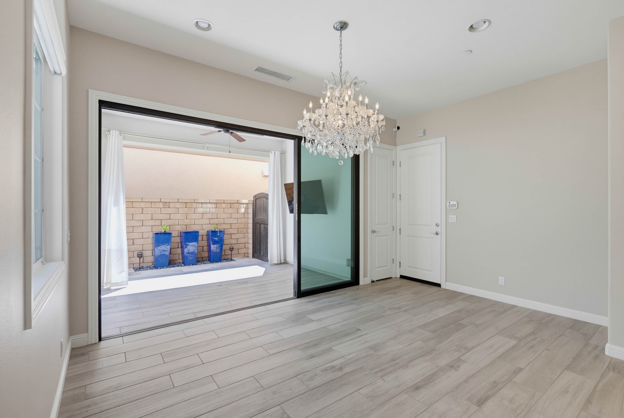 Virtual tour photo 10 of 105 for 16 Lark