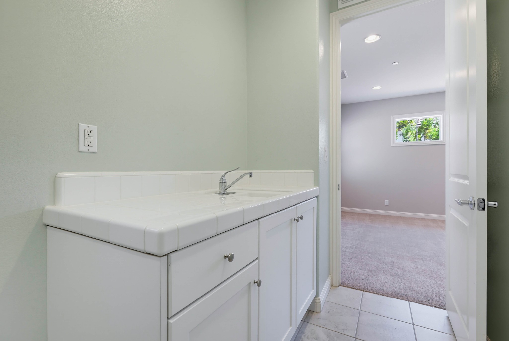 Virtual tour photo 45 of 105 for 16 Lark