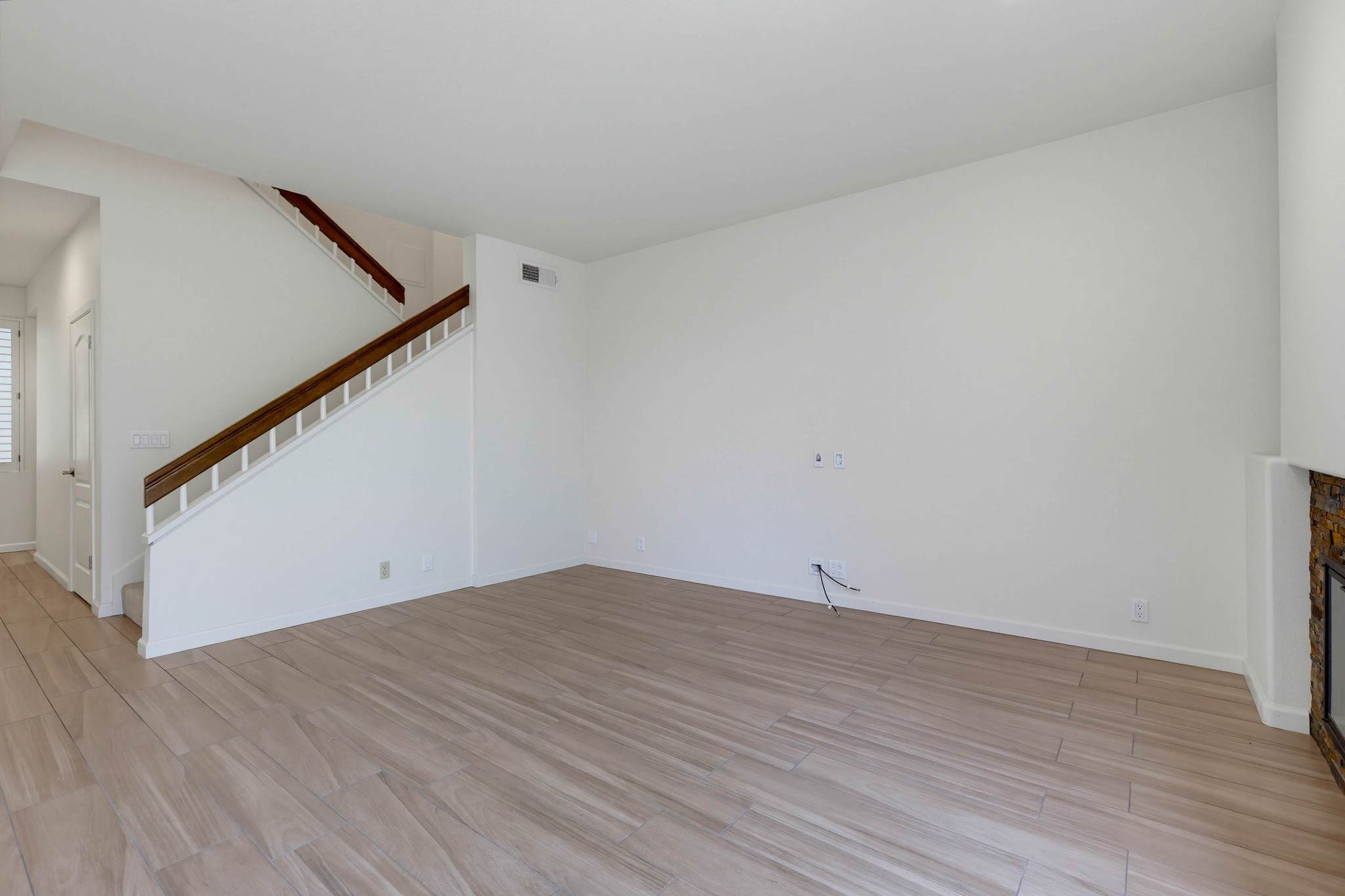 Virtual tour photo 10 of 61 for 16 Lehigh Aisle