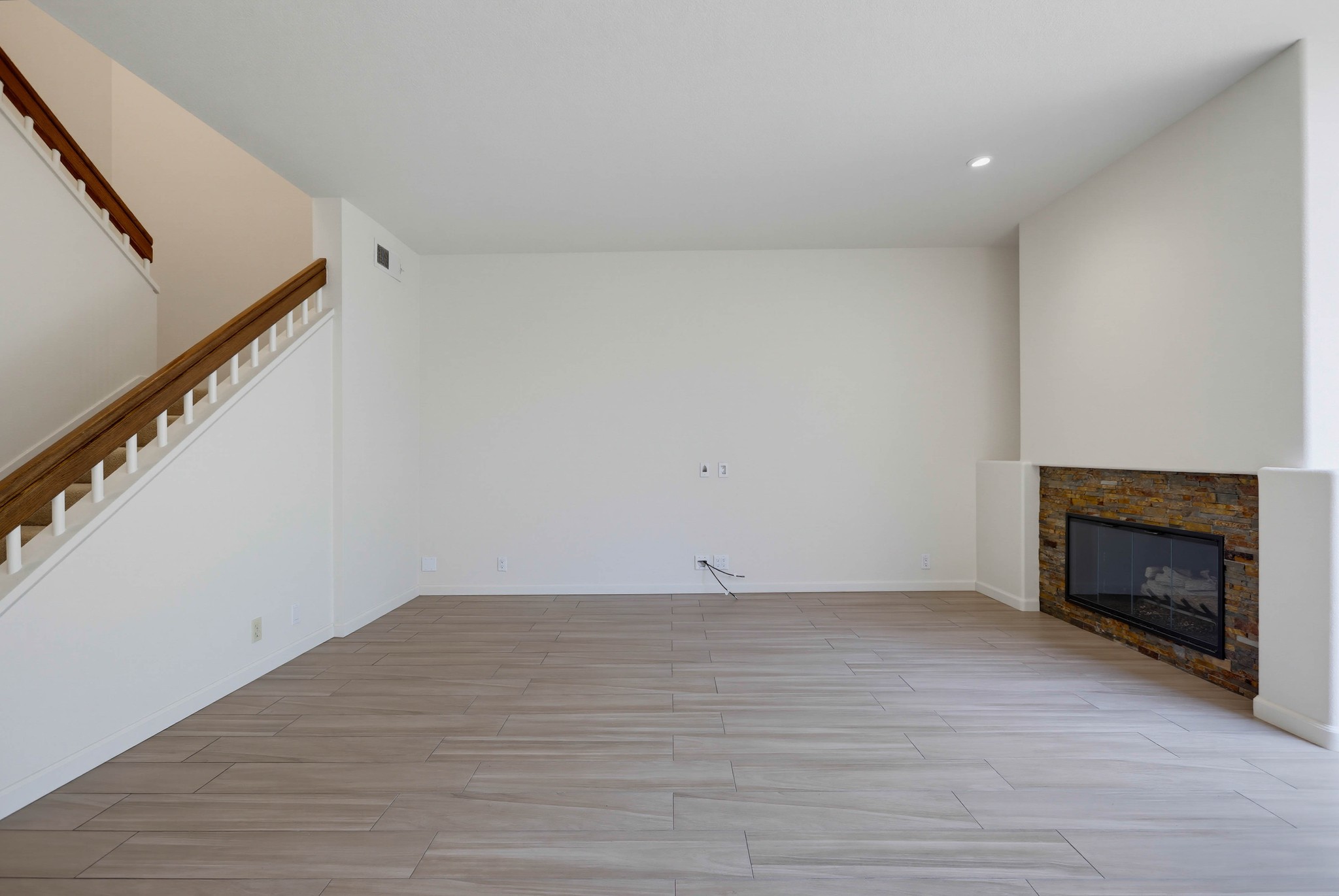 Virtual tour photo 11 of 61 for 16 Lehigh Aisle