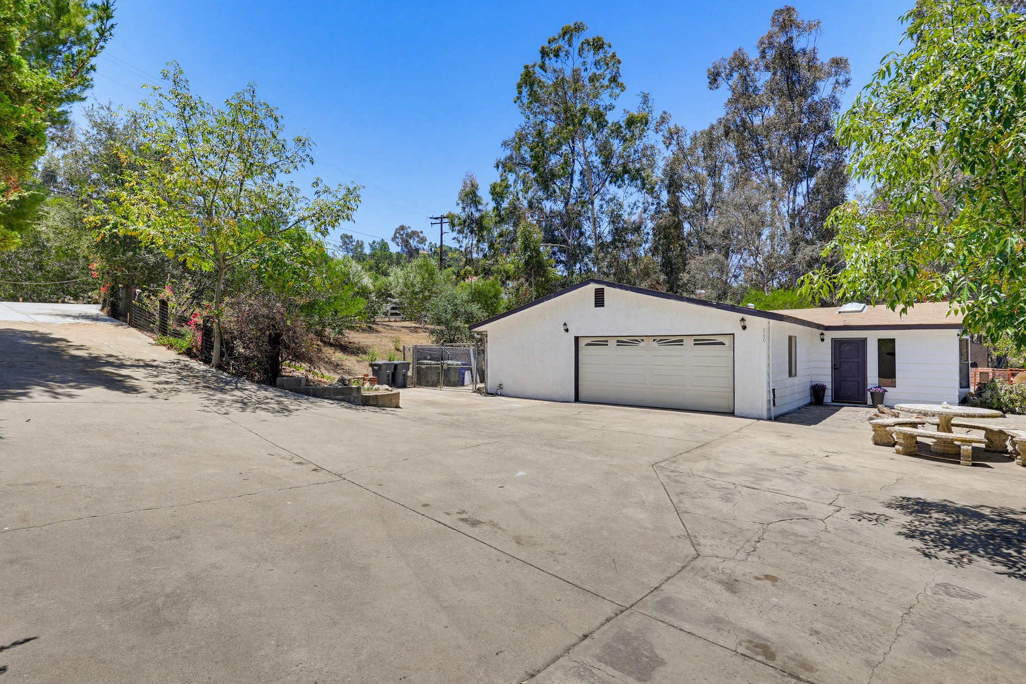 Virtual tour photo 9 of 90 for 160 Scottford Dr