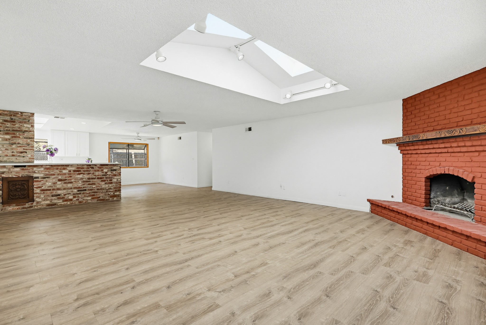 Virtual tour photo 17 of 90 for 160 Scottford Dr
