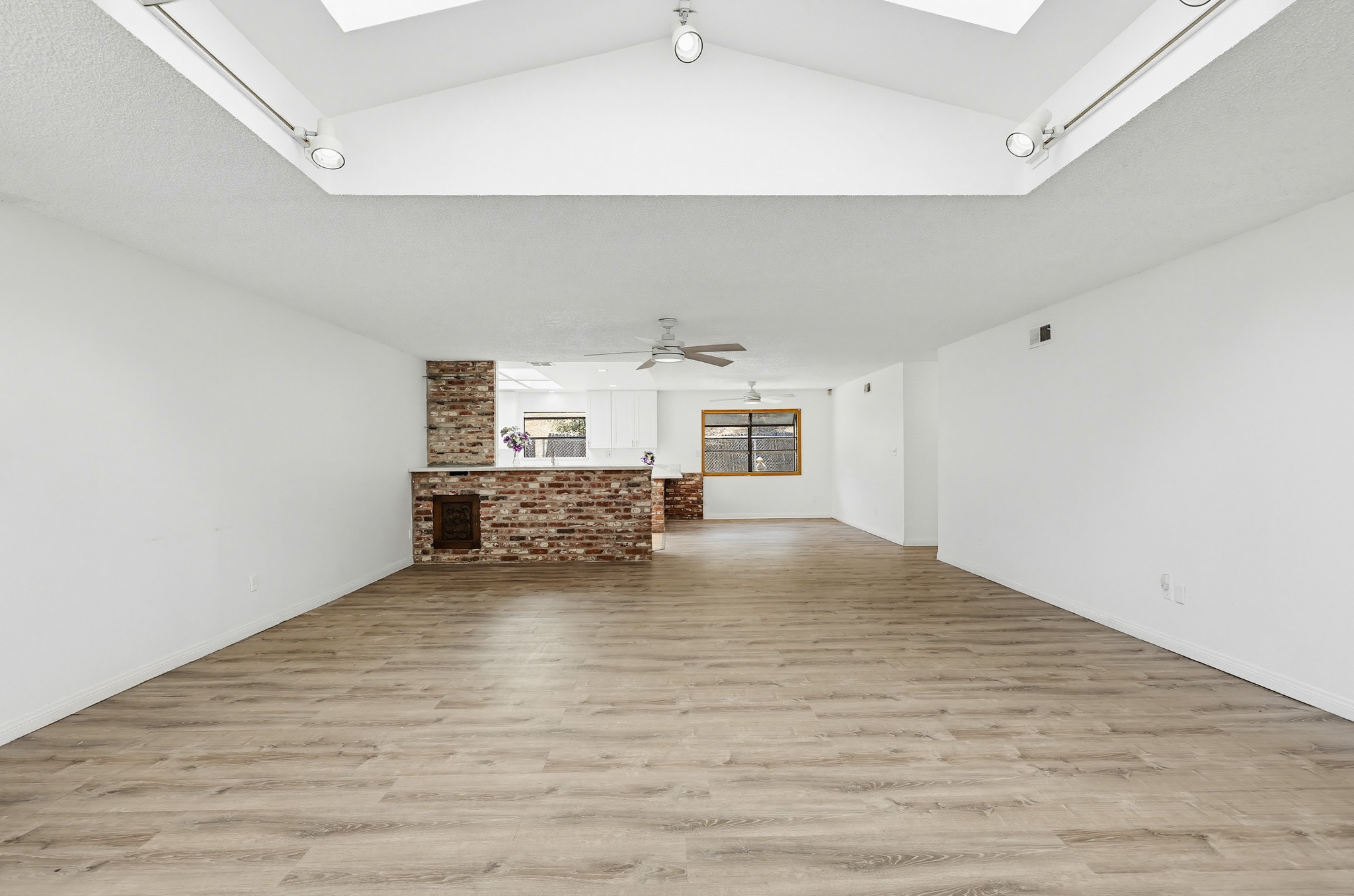 Virtual tour photo 19 of 90 for 160 Scottford Dr