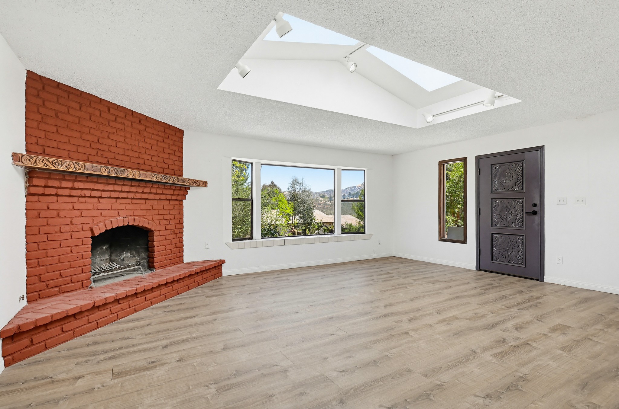 Virtual tour photo 21 of 90 for 160 Scottford Dr