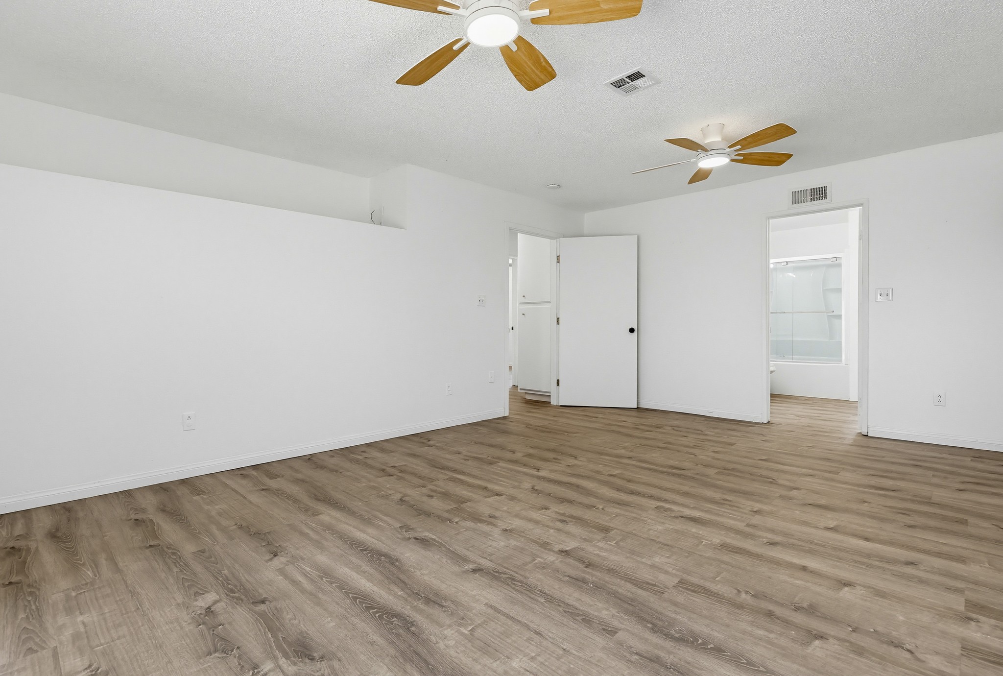 Virtual tour photo 35 of 90 for 160 Scottford Dr