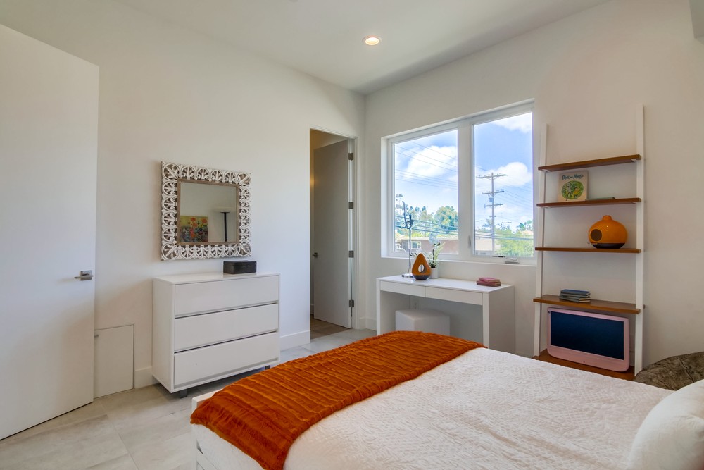 Virtual tour photo 14 of 24 for 160 W Robinson Ave