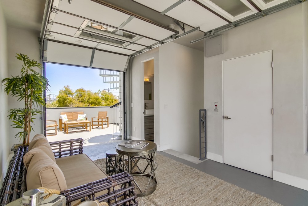 Virtual tour photo 19 of 24 for 160 W Robinson Ave