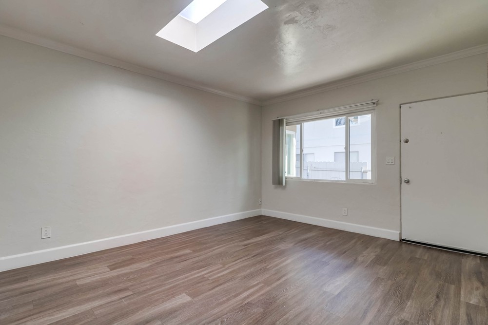 Virtual tour photo 10 of 23 for 1604 1/2 Pacific Beach Dr #1542