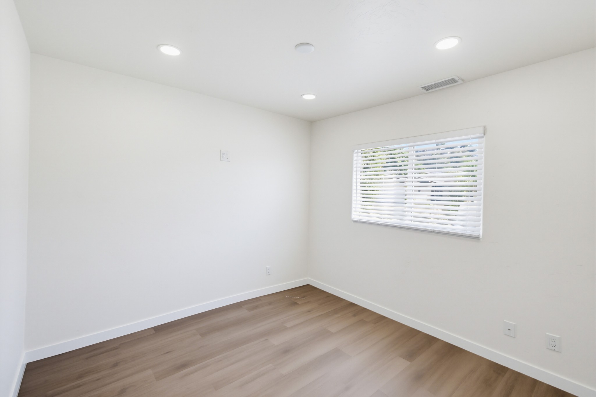 Virtual tour photo 25 of 64 for 1604 San Miguel Ave