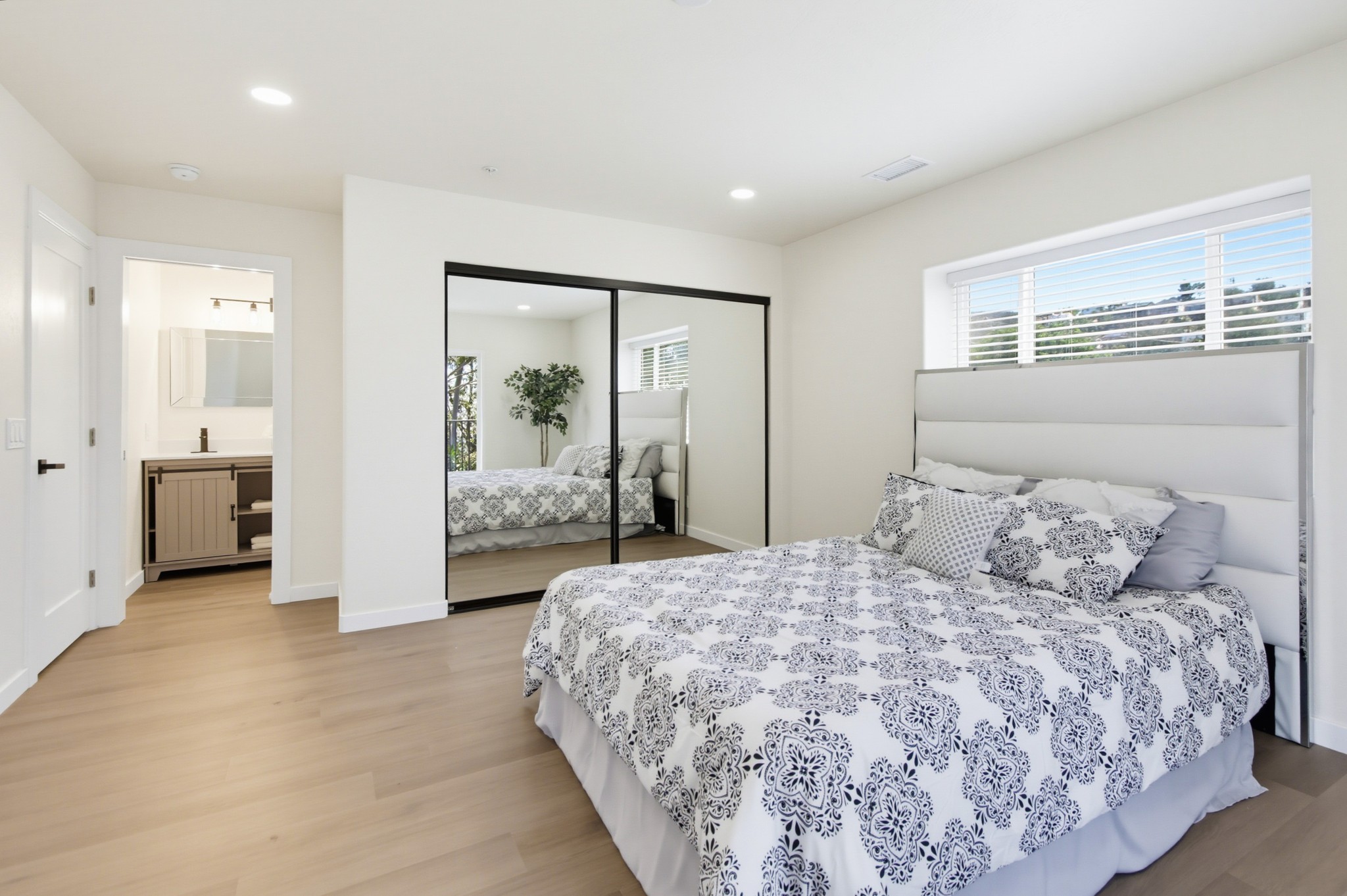 Virtual tour photo 36 of 64 for 1604 San Miguel Ave