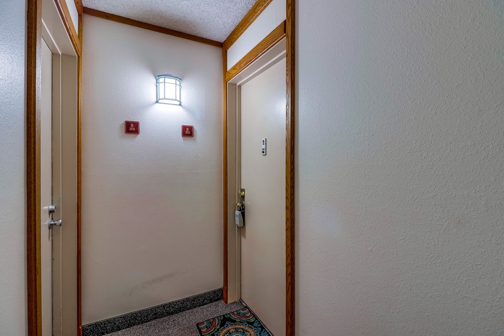 Virtual tour photo 6 of 30 for 1605 Hotel Cir S