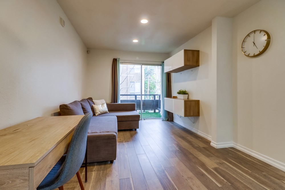Virtual tour photo 7 of 30 for 1605 Hotel Cir S