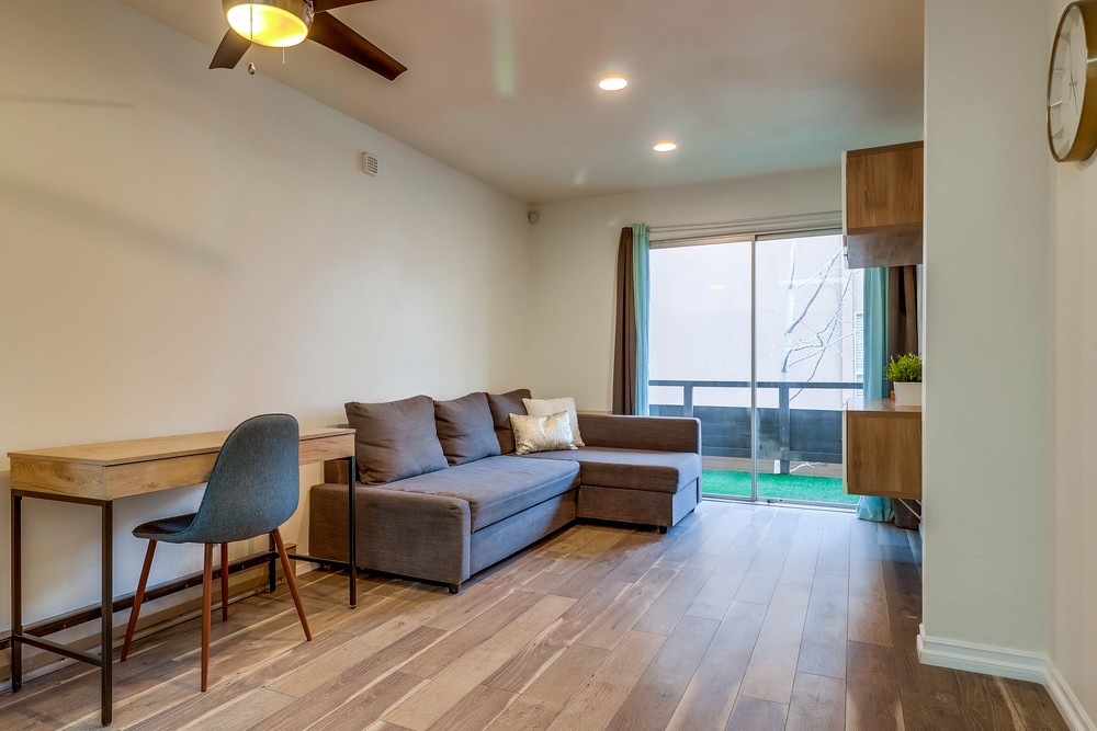Virtual tour photo 8 of 30 for 1605 Hotel Cir S